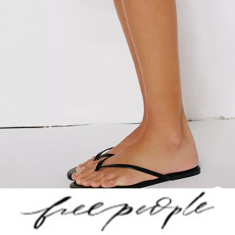 Gorgeous, Free People Around Town thong flip flops❤️ - Picture 3 of 8